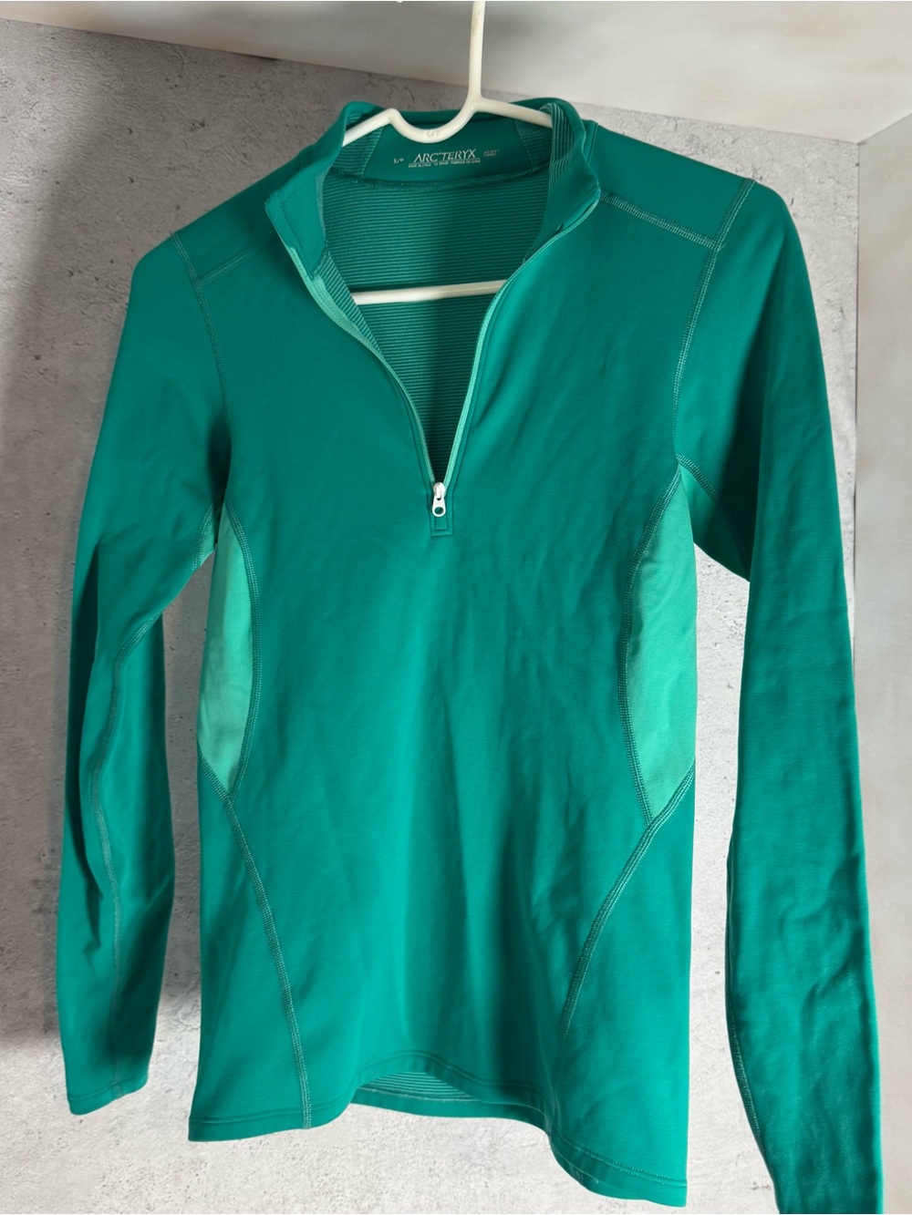 Arc'teryx Women's Teal Long-Sleeve Half-Zip Performance Top